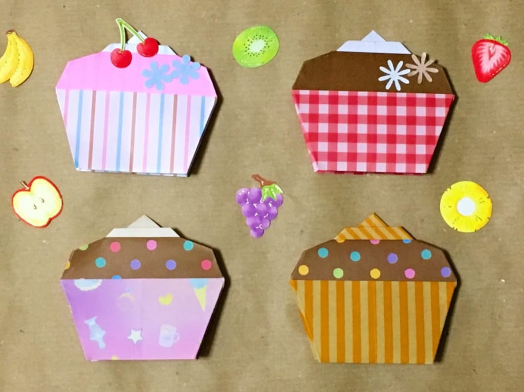 Oriya小町さんによるカップケーキの折り紙