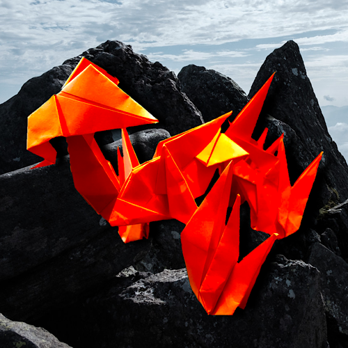 りょうすけ@組み立て折神工房Assembly Origami Workshopさんによる「剣楼翼イダ」 13枚の折り紙