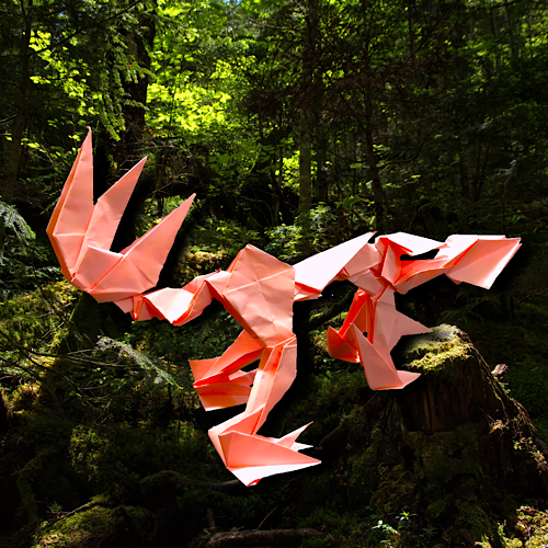 りょうすけ@組み立て折神工房Assembly Origami Workshopさんによる「メイルトリス」 18枚の折り紙