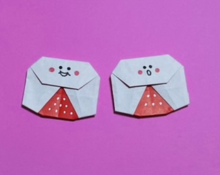 you_and_me_origamiさんによるいちご大福🍓の折り紙