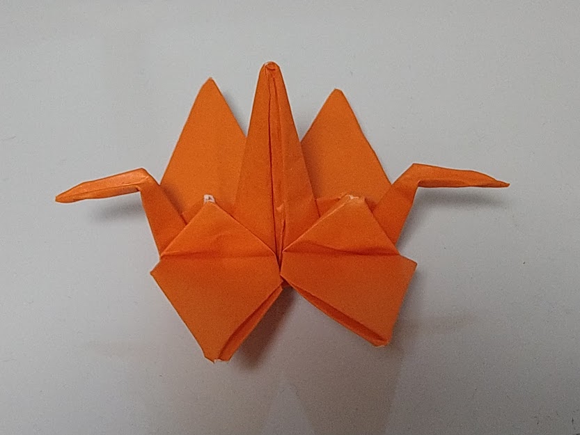鶴連坊さんによる不切の花橘の折り紙