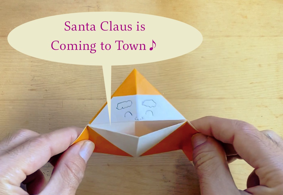 Teru KutsunaさんによるSinging Santa うたうサンタの折り紙